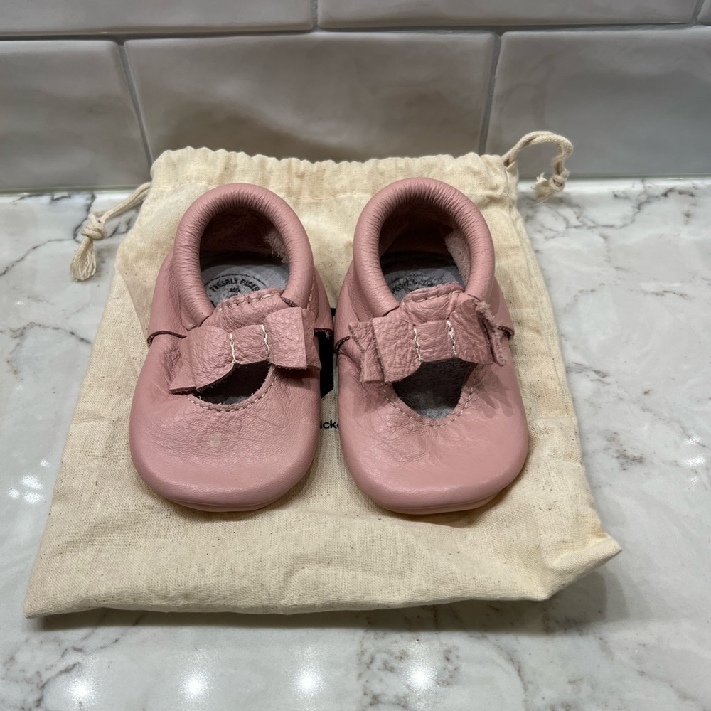 FRESHLY PICKED Pink Bow Mocc Size 3